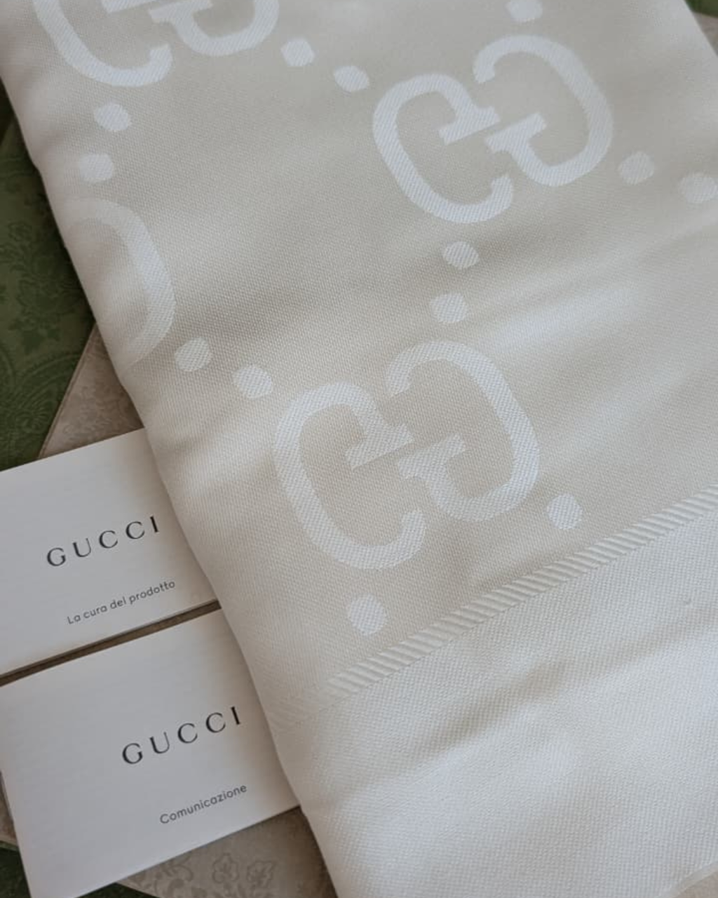 Echarpe Gucci GG Jacquard – Seda &amp; Lã