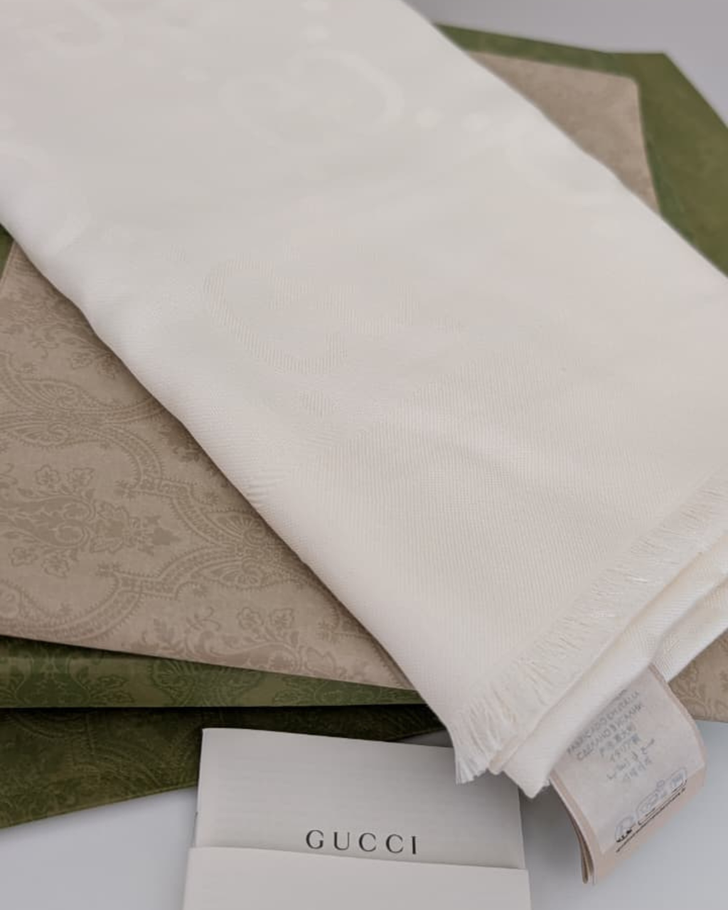 Echarpe Gucci GG Jacquard – Seda &amp; Lã