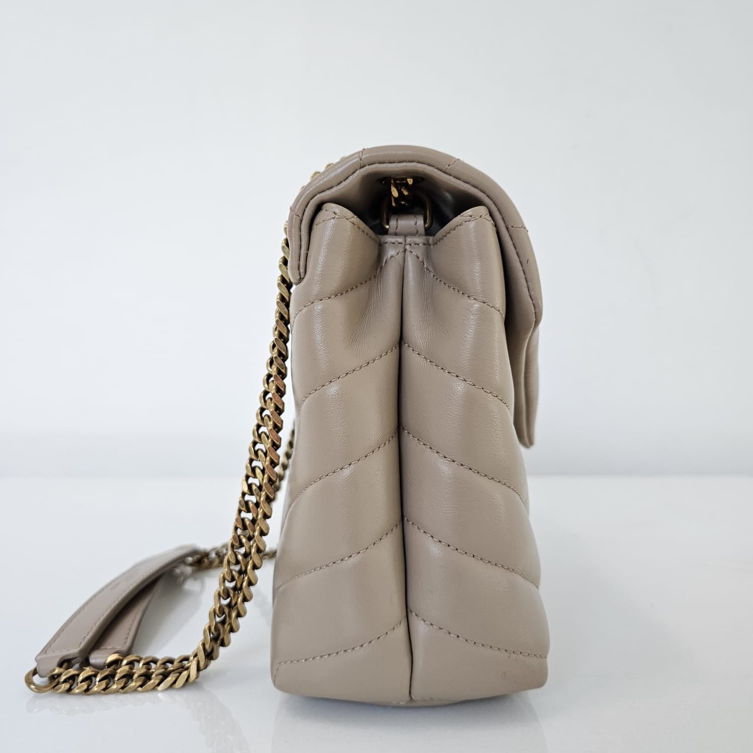 Bolsa YSL LouLou Media bege - LUXO INTELIGENTE
