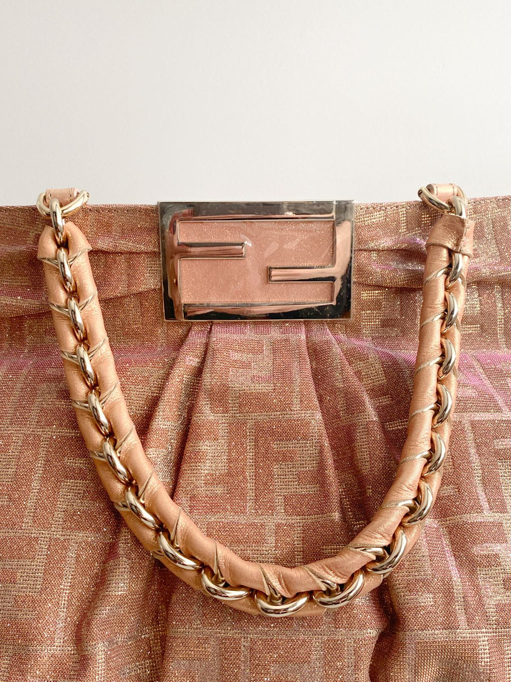 Bolsa Fendi Zucca Tote Holográfica - LUXO INTELIGENTE