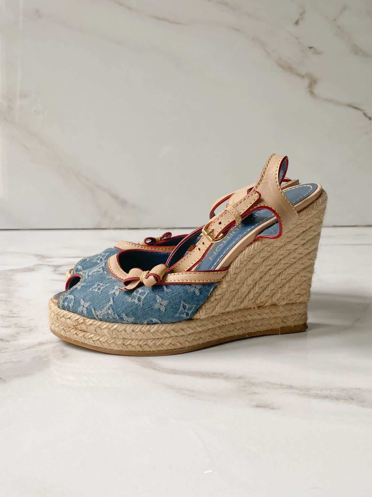Sandalia Louis Vuitton denim - LUXO INTELIGENTE
