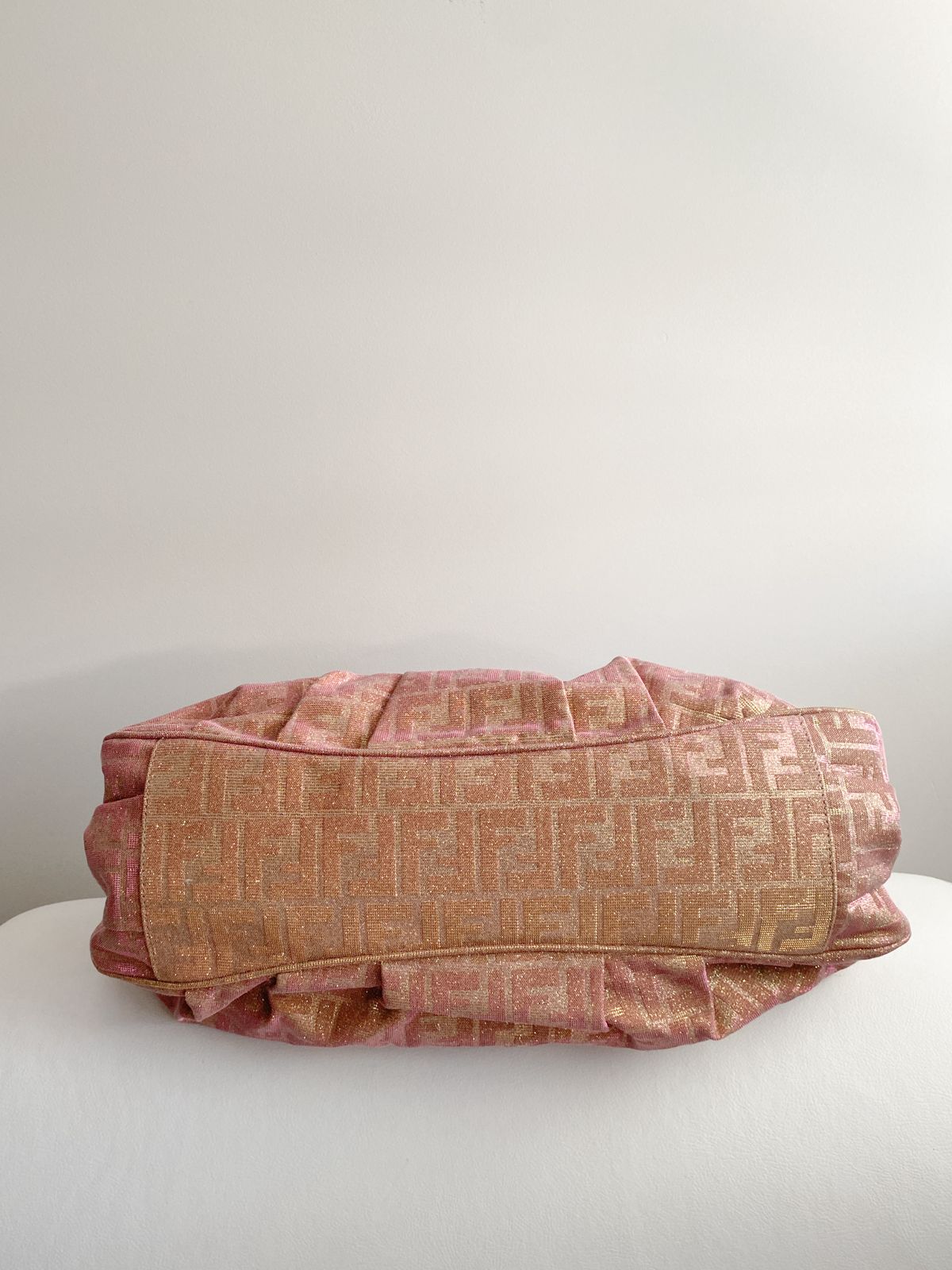 Bolsa Fendi Zucca Tote Holográfica - LUXO INTELIGENTE