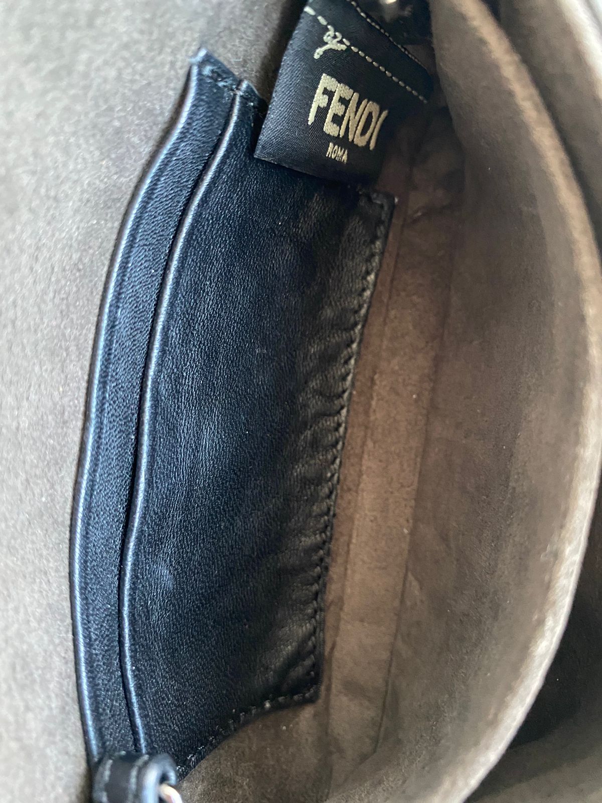 Bolsa Fendi Baguette Monster Micro