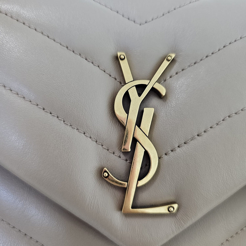 Bolsa YSL LouLou Media bege - LUXO INTELIGENTE