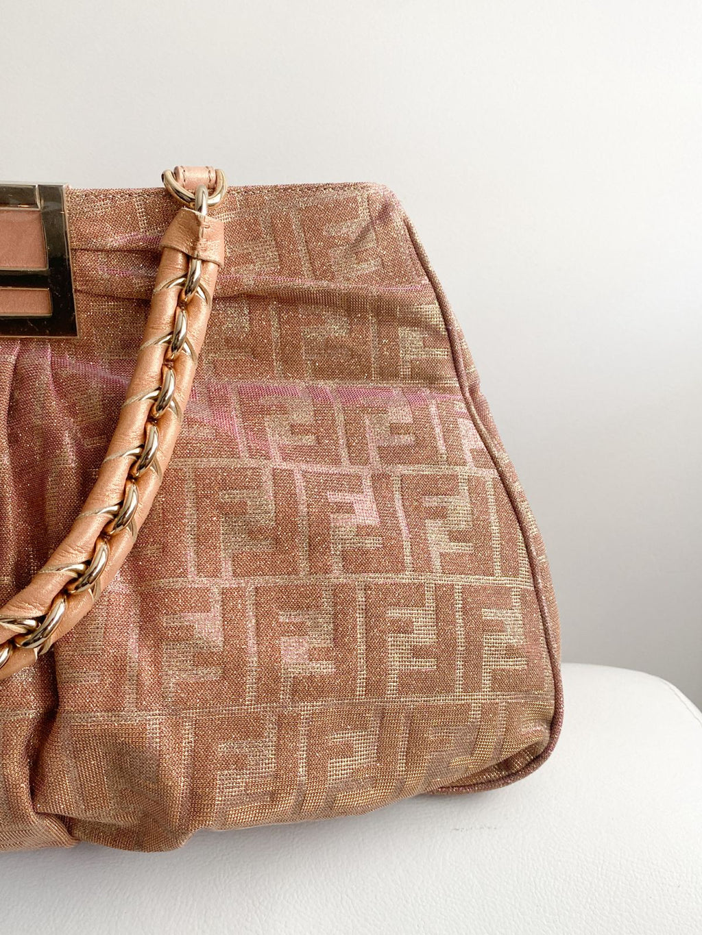 Bolsa Fendi Zucca Tote Holográfica - LUXO INTELIGENTE
