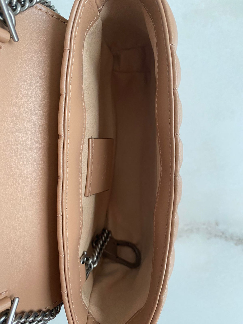 Bolsa Gucci GG Super Mini Marmont - LUXO INTELIGENTE