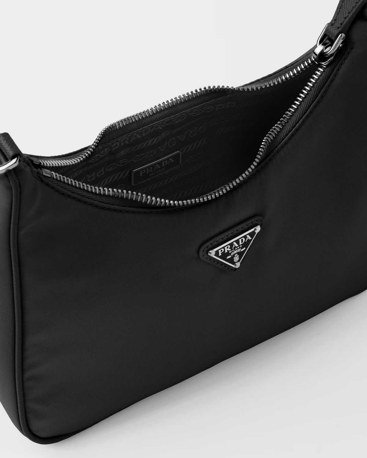 Bolsa Prada Re-Edition 2005 Re-Nylon