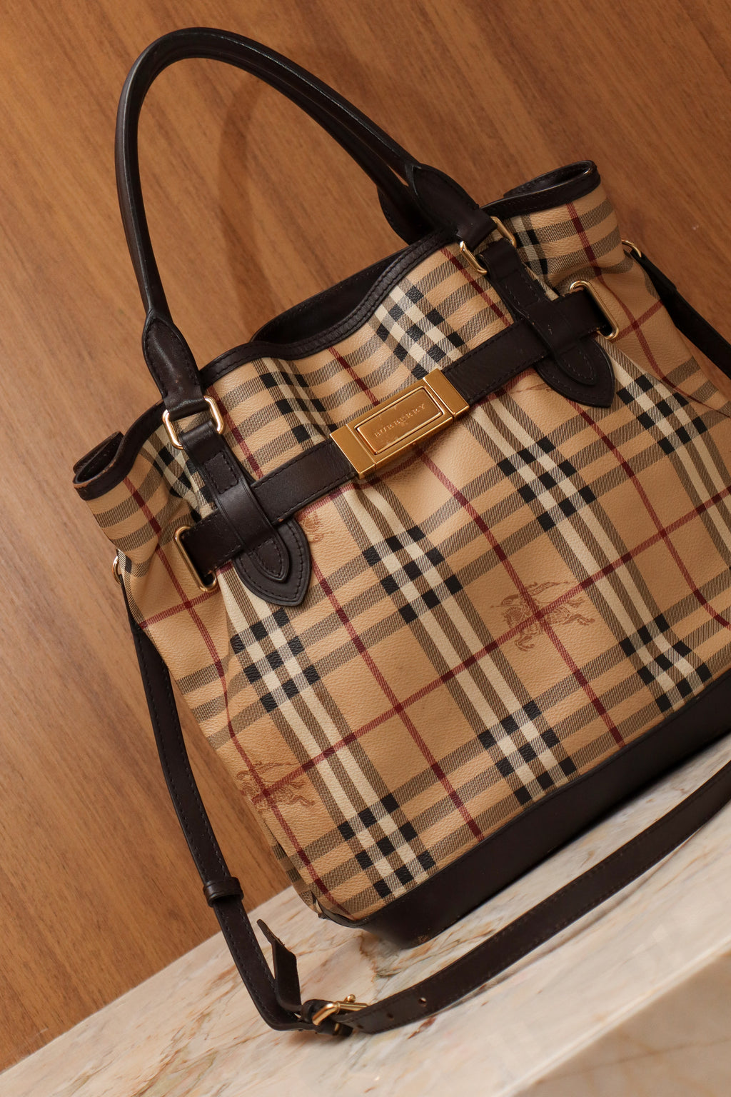 Bolsa Burberry Haymarket Check Belted