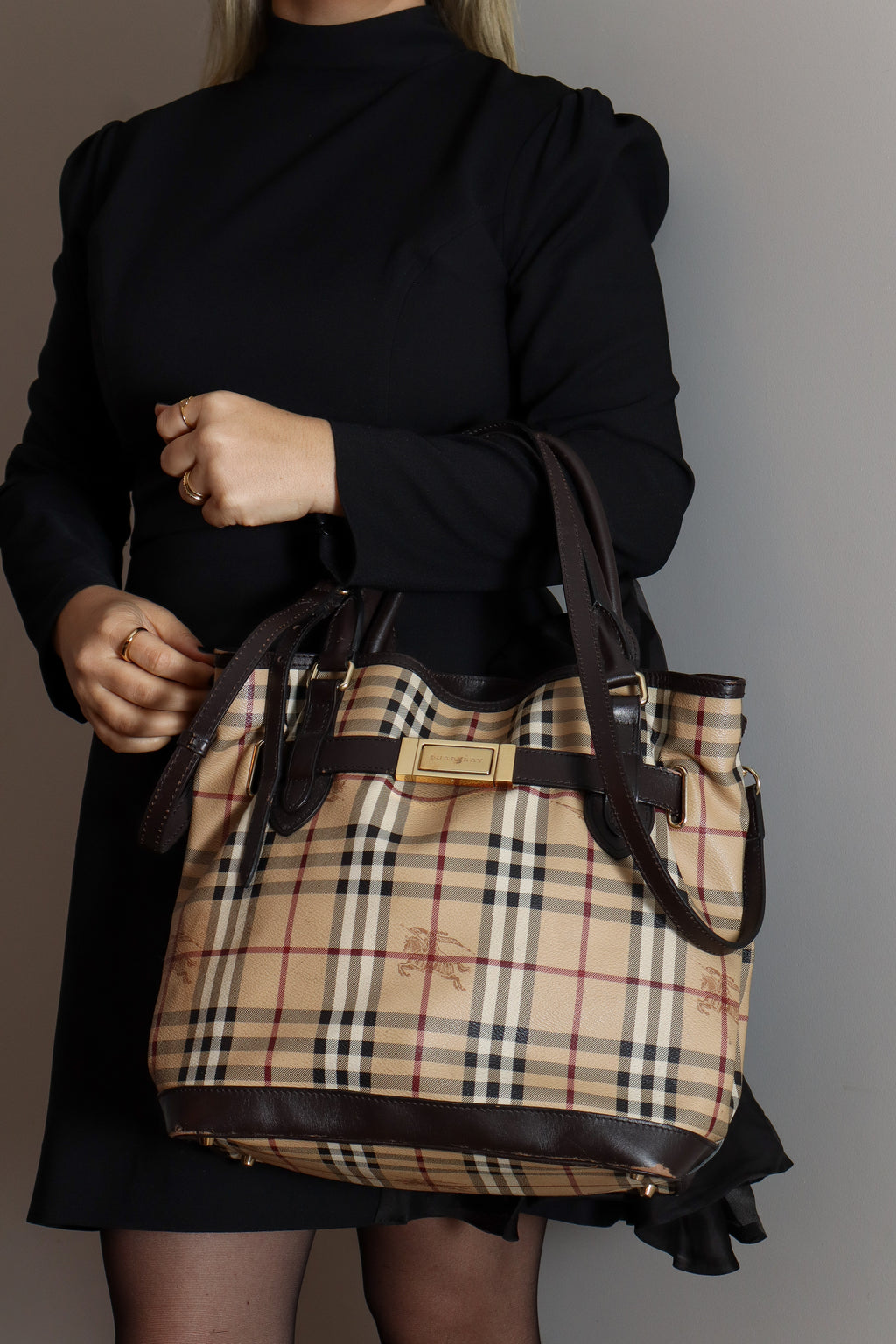 Bolsa Burberry Haymarket Check Belted