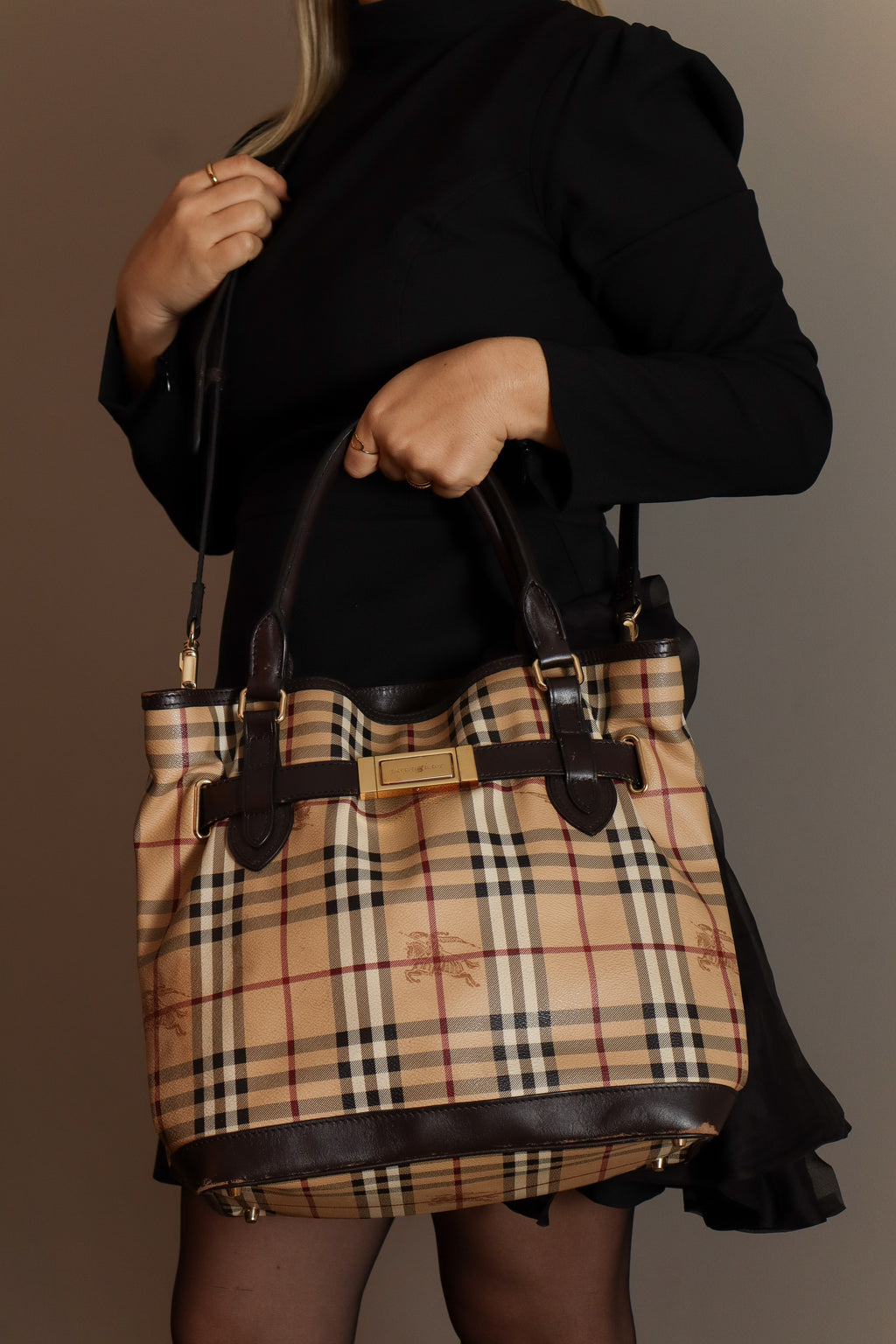 Bolsa Burberry Haymarket Check Belted