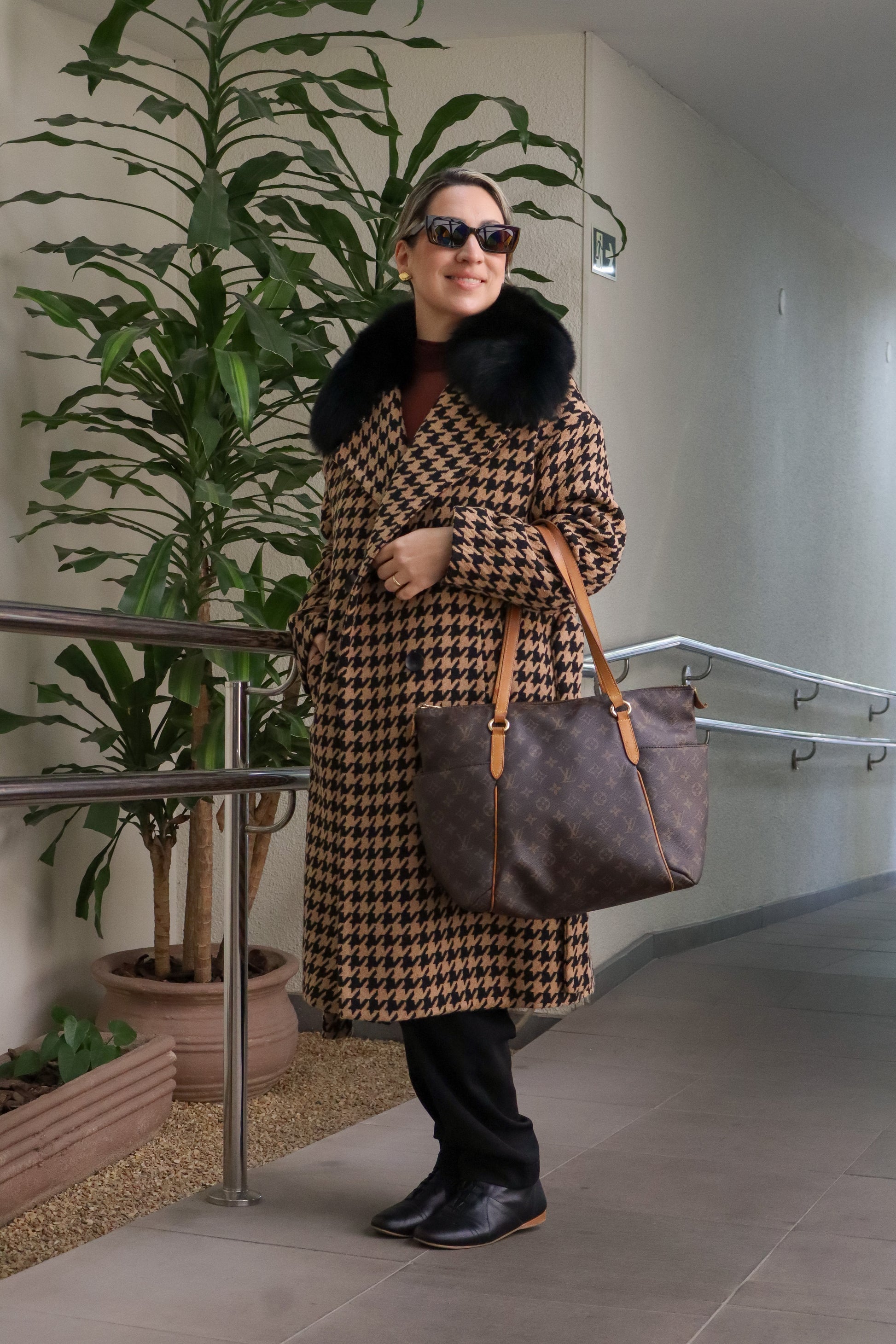 Casaco Madre Reina em lã com estampa, preto e marrom