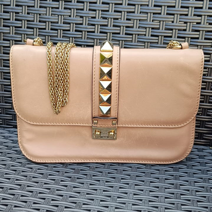Bolsa Valentino Garavani Glam Lock nude, média