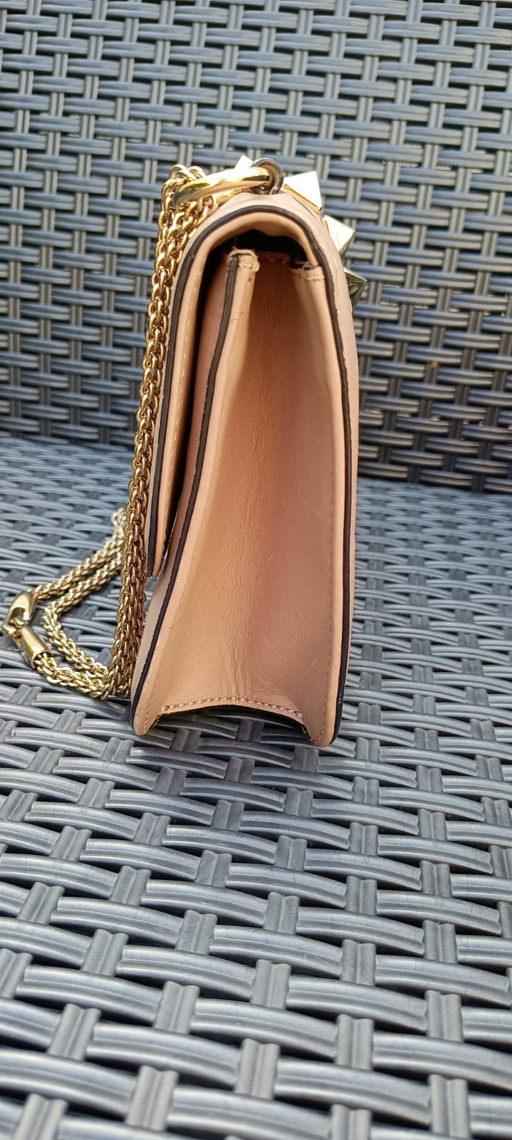 Bolsa Valentino Garavani Glam Lock nude, média