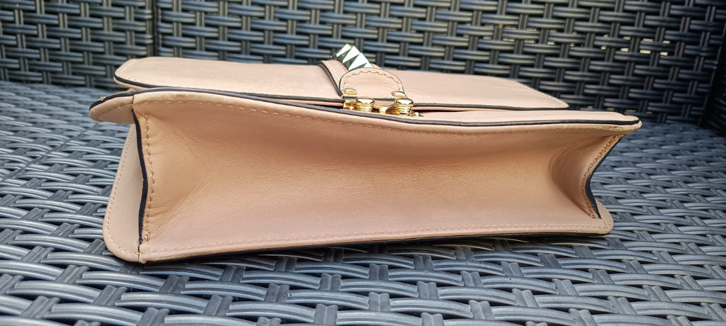 Bolsa Valentino Garavani Glam Lock nude, média