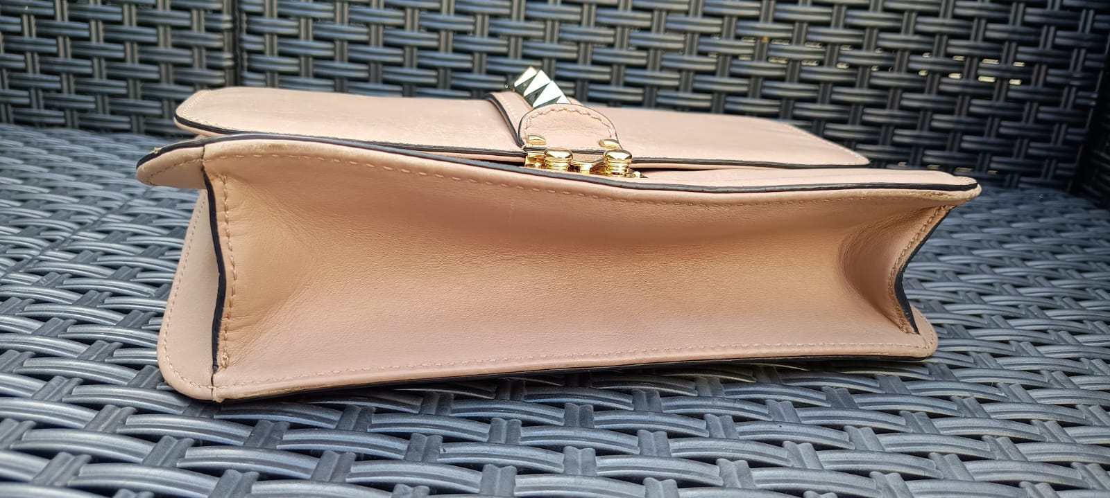 Bolsa Valentino Garavani Glam Lock nude, média
