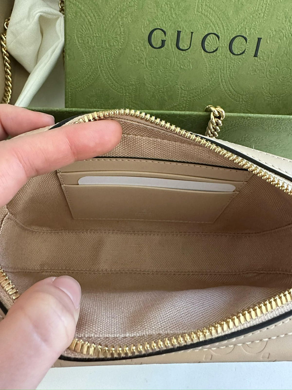Bolsa Gucci GG Embossed Supermini Nude