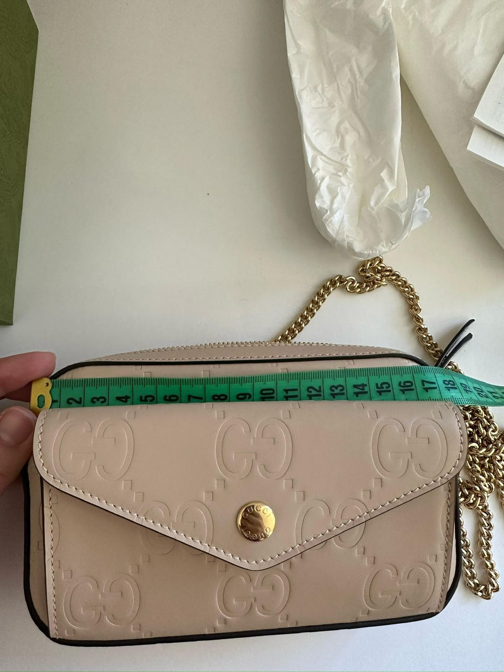 Bolsa Gucci GG Embossed Supermini Nude