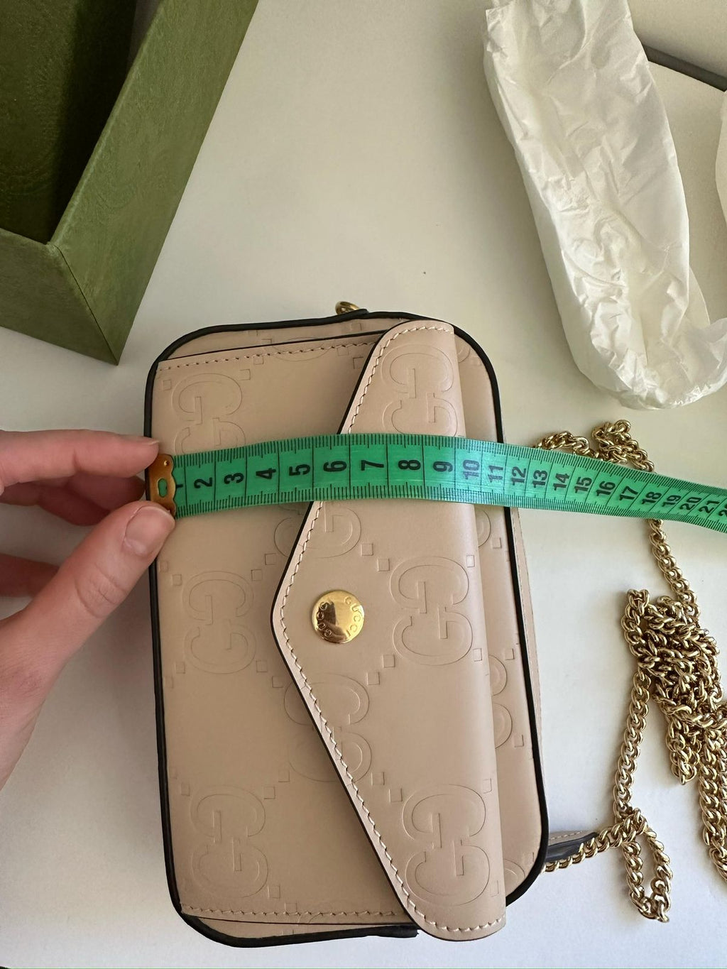 Bolsa Gucci GG Embossed Supermini Nude