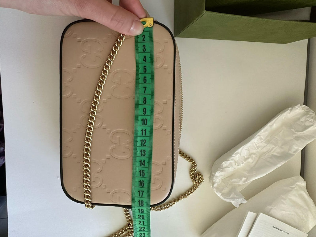 Bolsa Gucci GG Embossed Supermini Nude