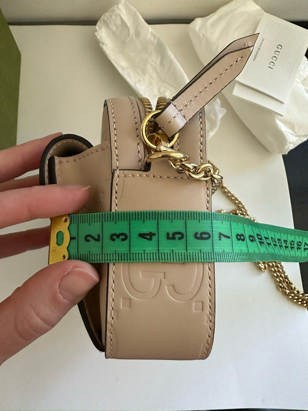 Bolsa Gucci GG Embossed Supermini Nude