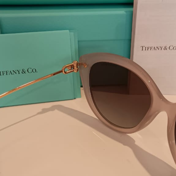 Óculos Tiffany & Co, modelo City HardWear