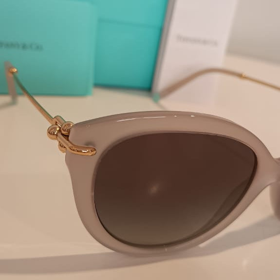 Óculos Tiffany & Co, modelo City HardWear