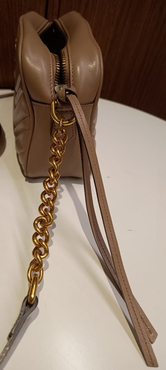 Bolsa Gucci Marmont Camera, 24cm, nude acinzentado