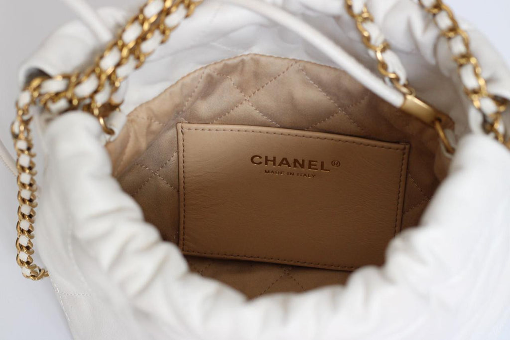 Bolsa Chanel 22 Mini Branca