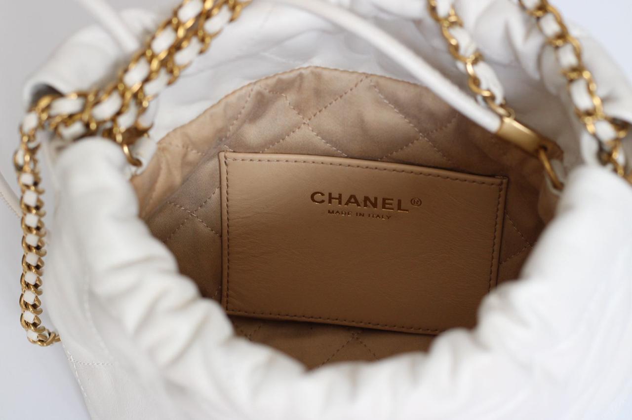Bolsa Chanel 22 Mini Branca