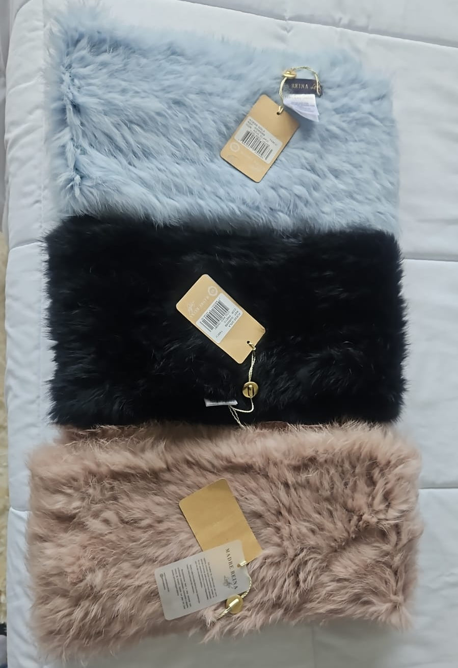 Gola Madre Reina em pele de coelho preta