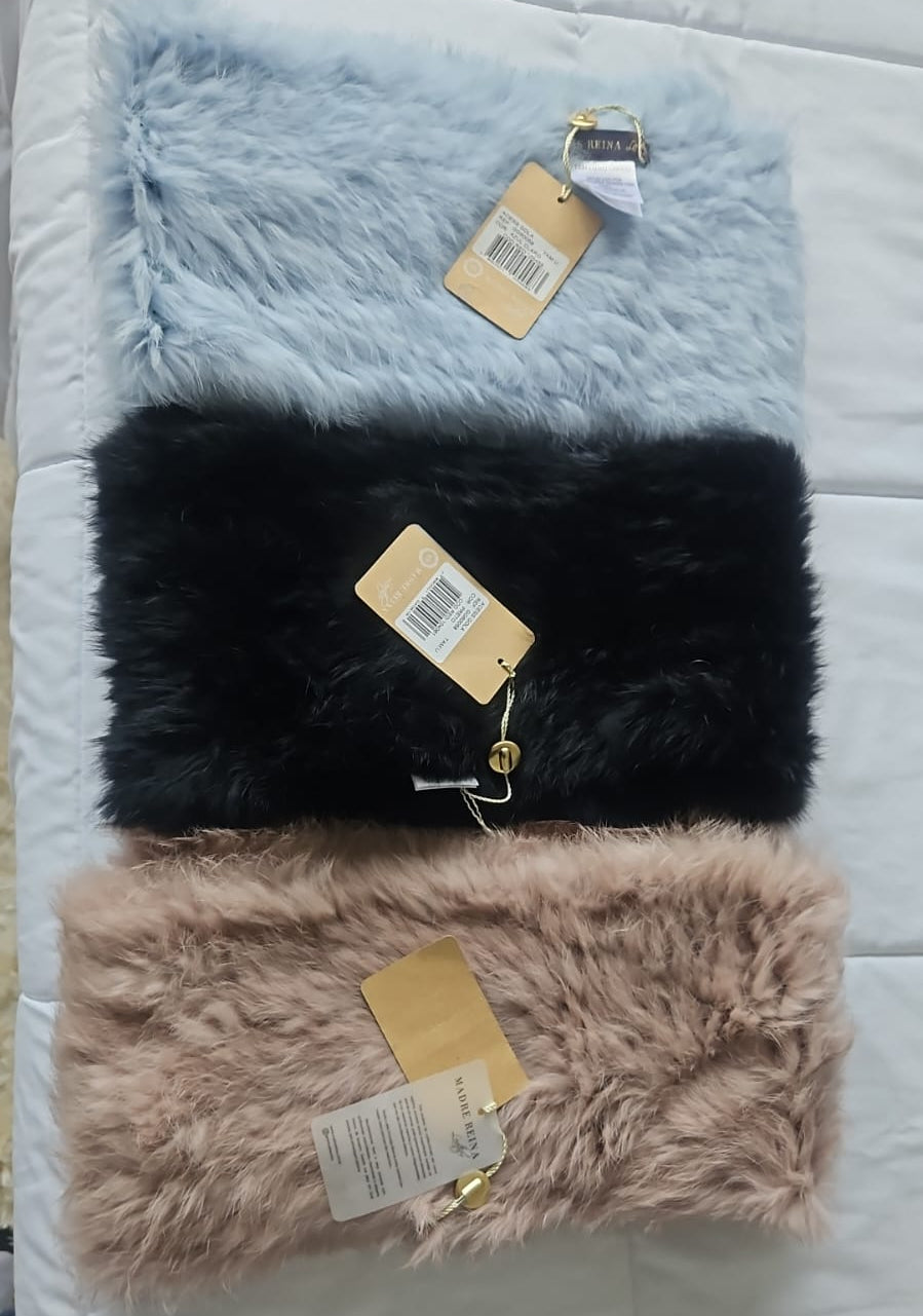 Gola Madre Reina em pele de coelho bege