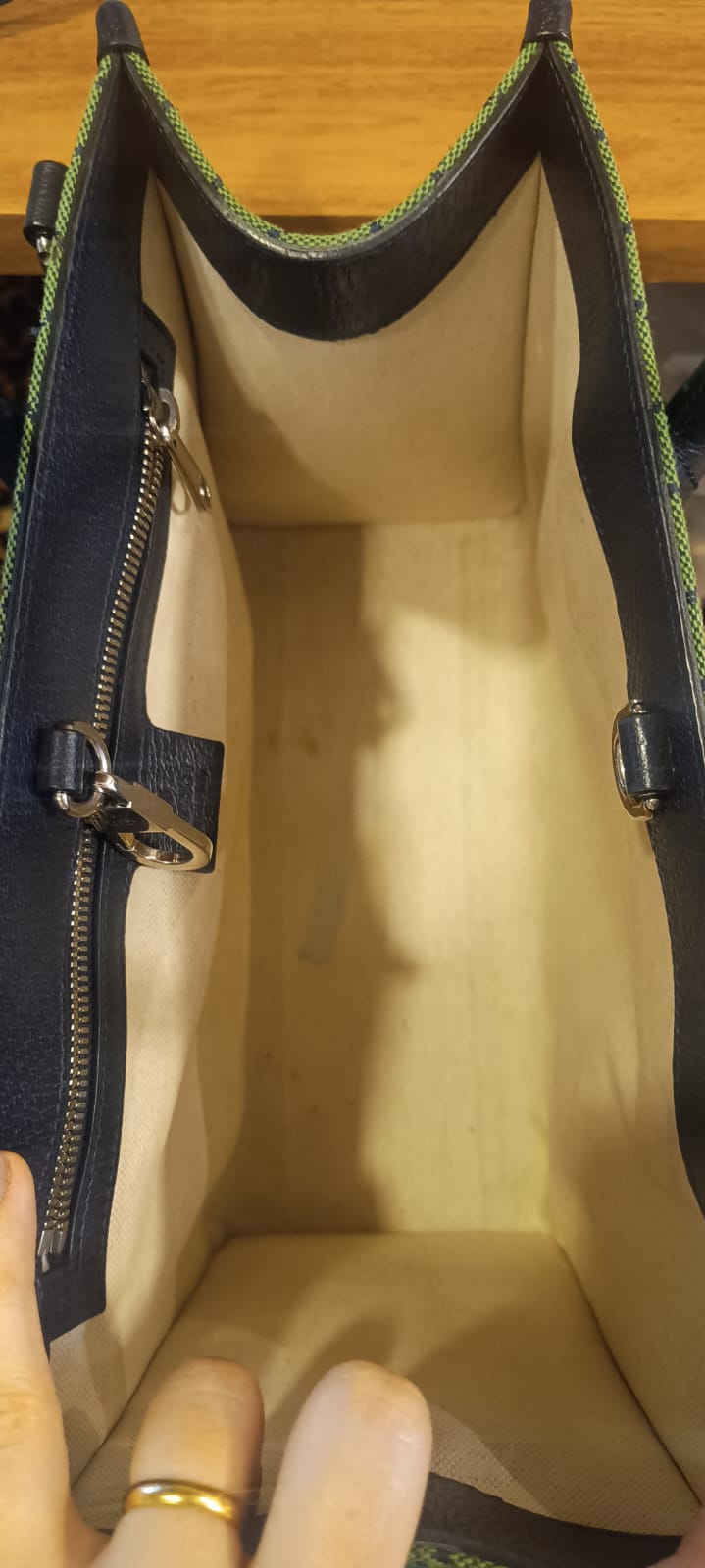 Bolsa Gucci GG Supreme Interlocking Tote Small