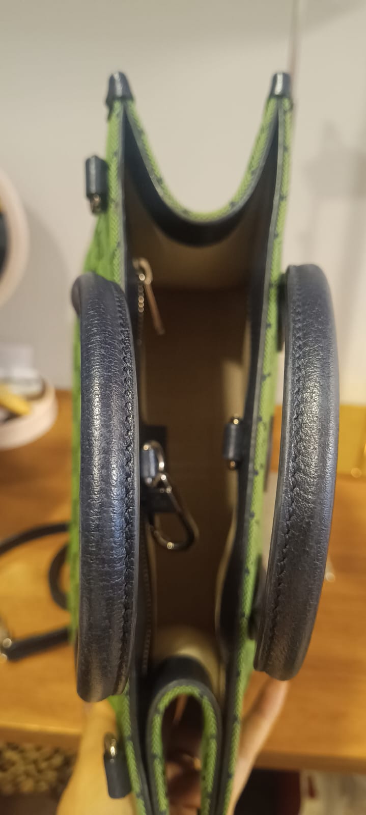 Bolsa Gucci GG Supreme Interlocking Tote Small