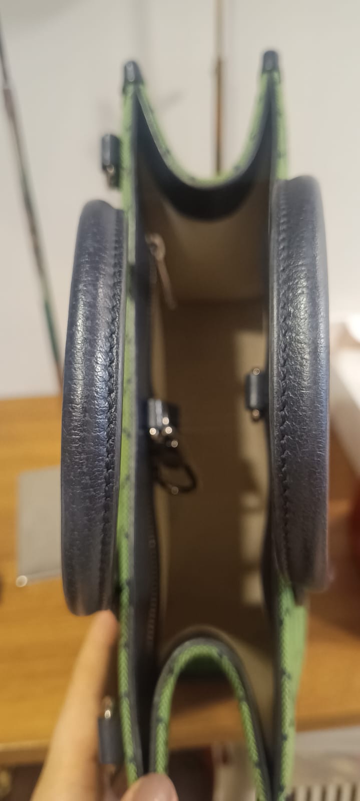 Bolsa Gucci GG Supreme Interlocking Tote Small