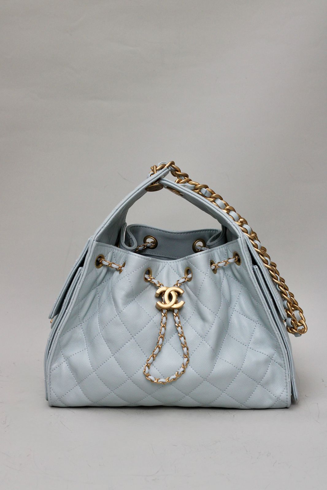 Bolsa Chanel 25, caviar, small, azul bebê, com chip