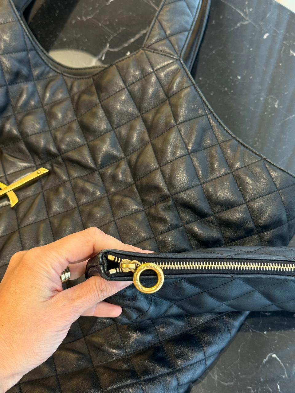 Bolsa YSL Icare, em couro preto