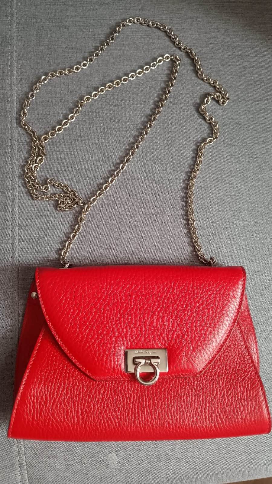 Bolsa Salvatore Ferragamo Gancini — Couro Vermelho