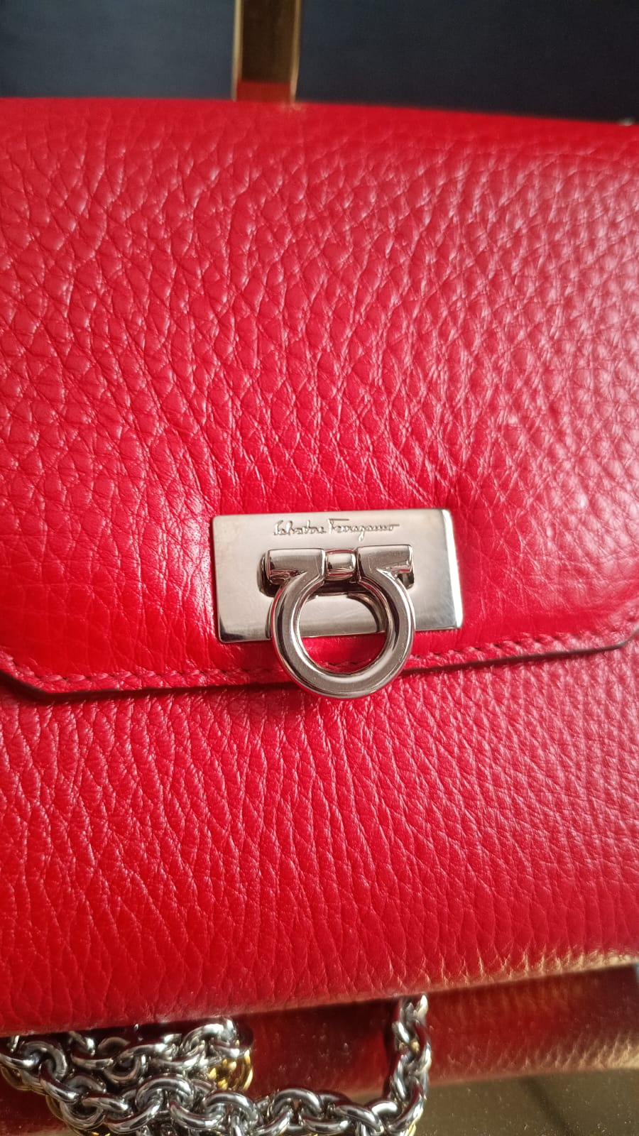 Bolsa Salvatore Ferragamo Gancini — Couro Vermelho
