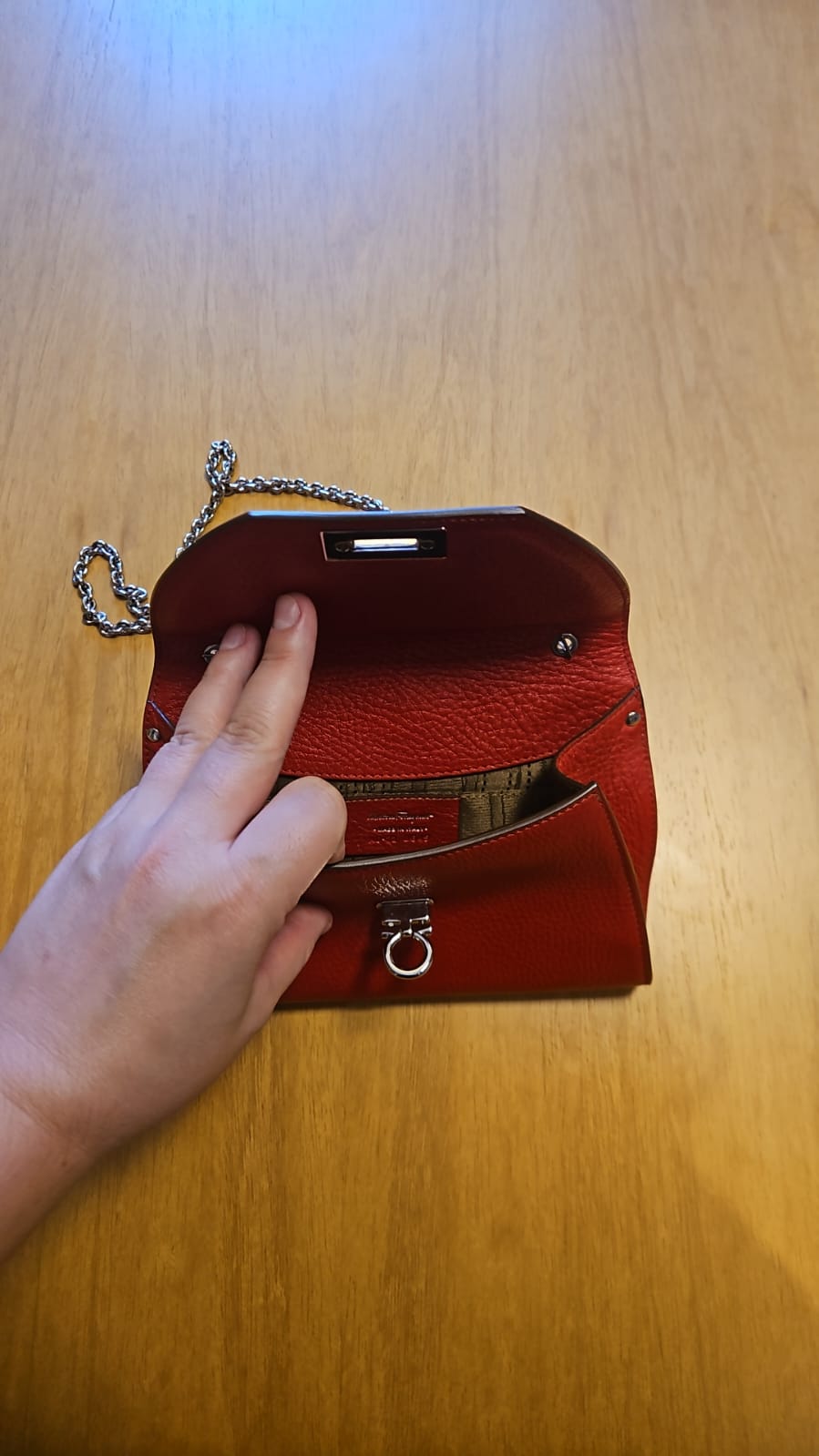Bolsa Salvatore Ferragamo Gancini — Couro Vermelho