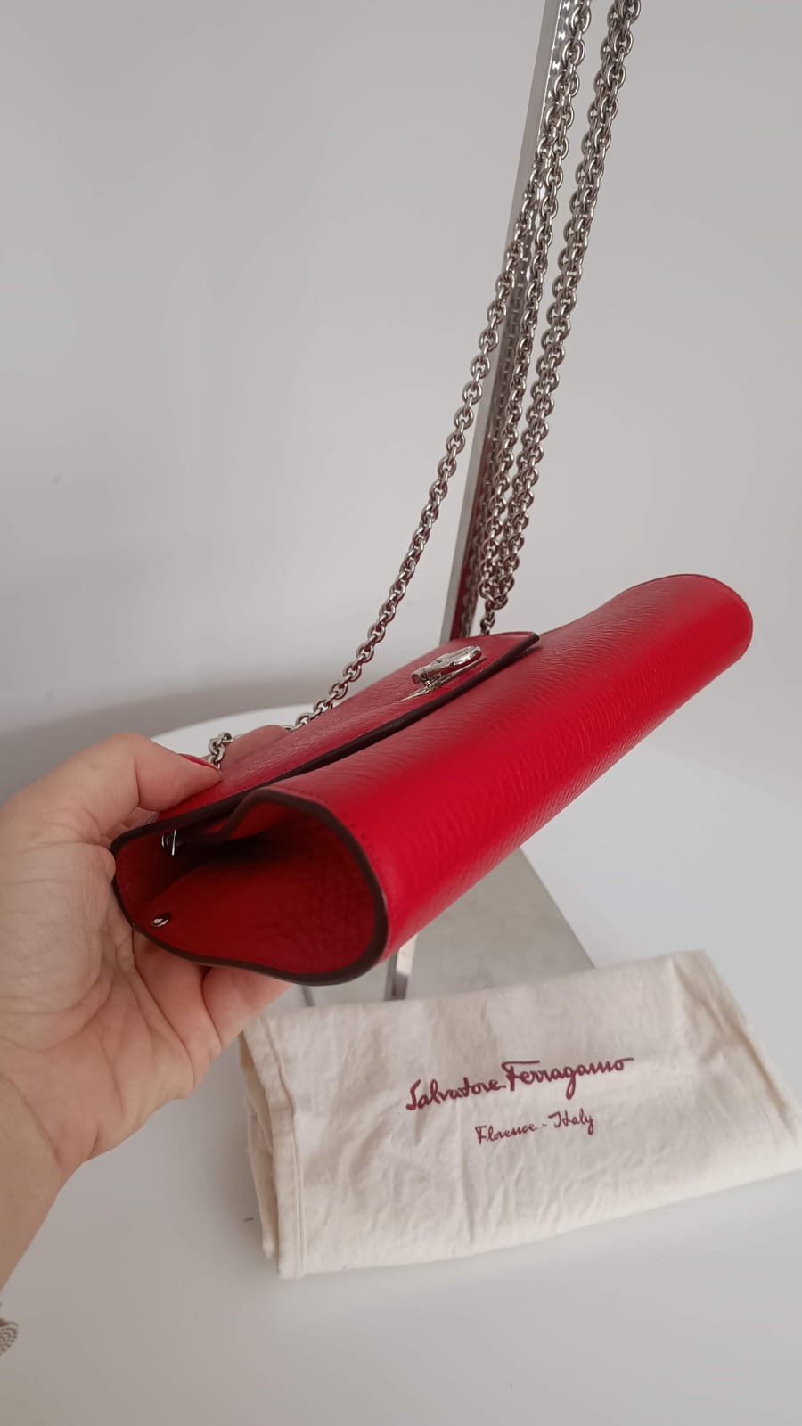 Bolsa Salvatore Ferragamo Gancini — Couro Vermelho
