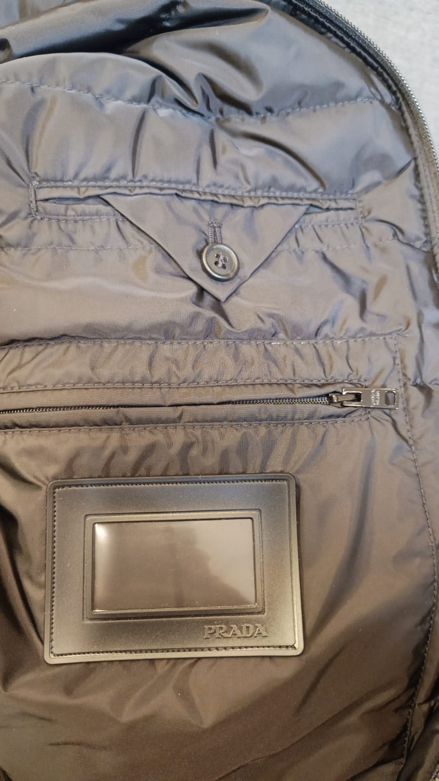Jaqueta Acolchoada Prada Re-Nylon – Nova com Etiqueta