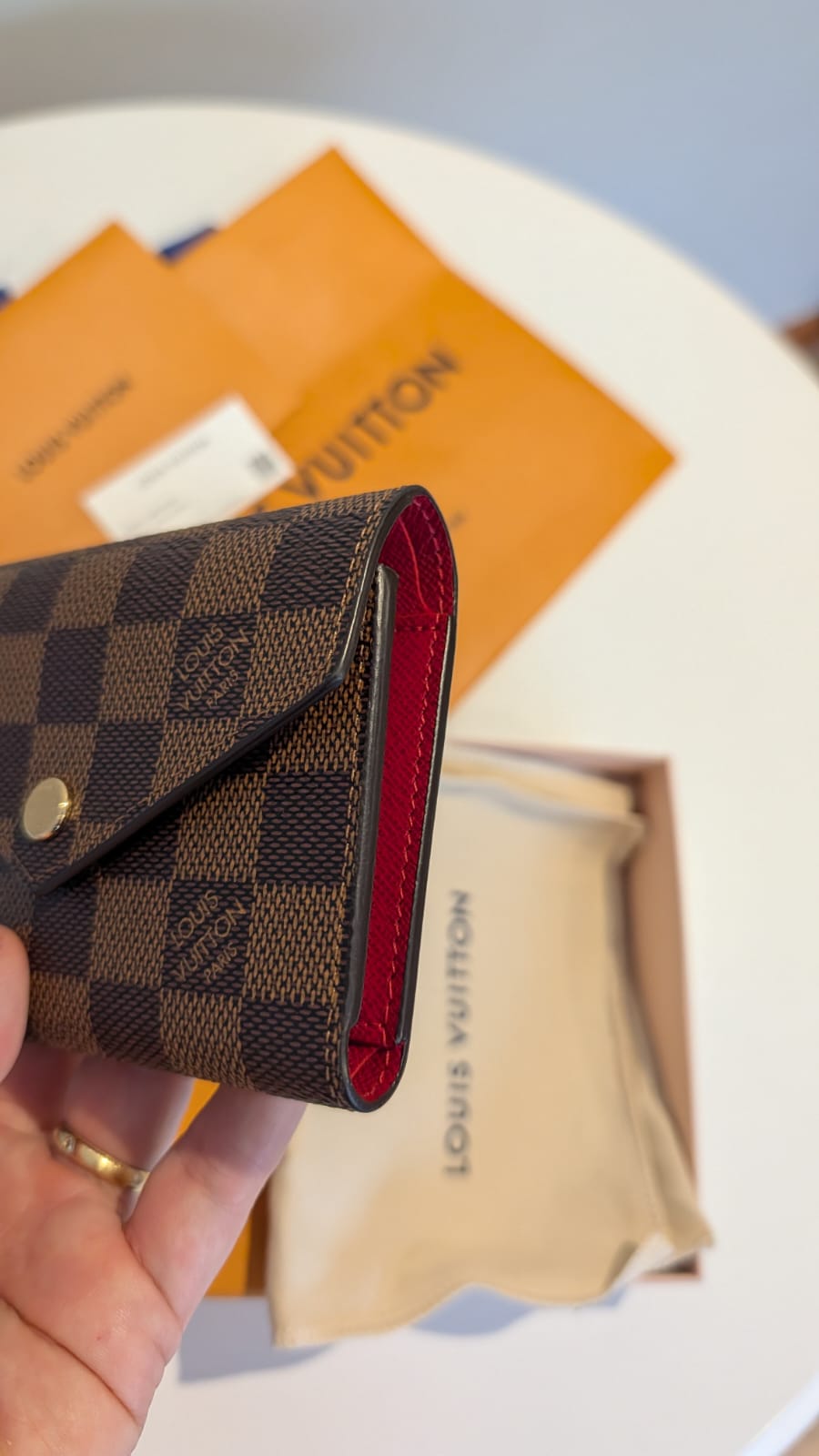 Carteira Louis Vuitton Victorine Damier Ebène