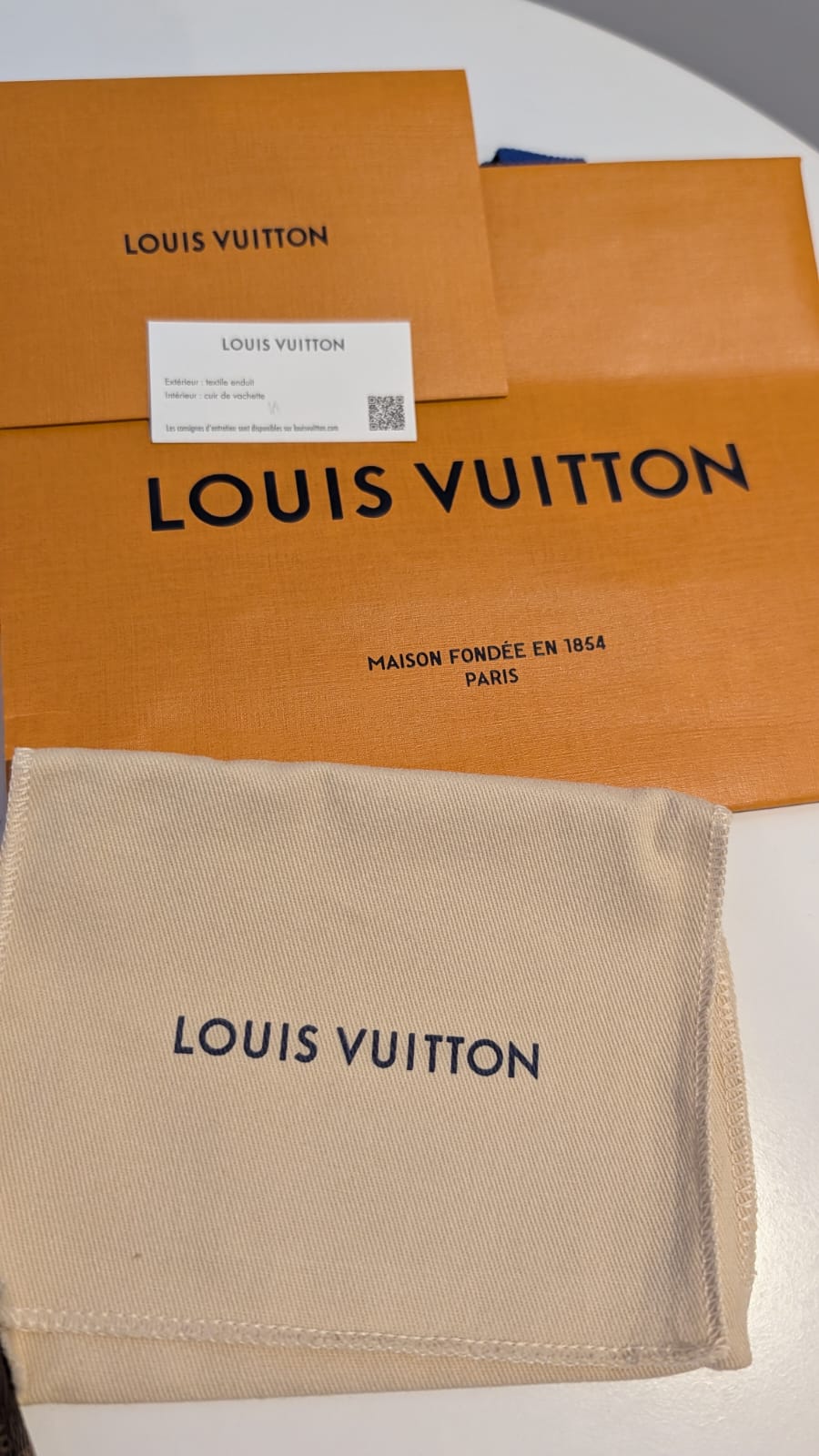 Carteira Louis Vuitton Victorine Damier Ebène