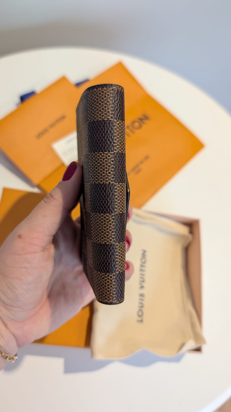 Carteira Louis Vuitton Victorine Damier Ebène