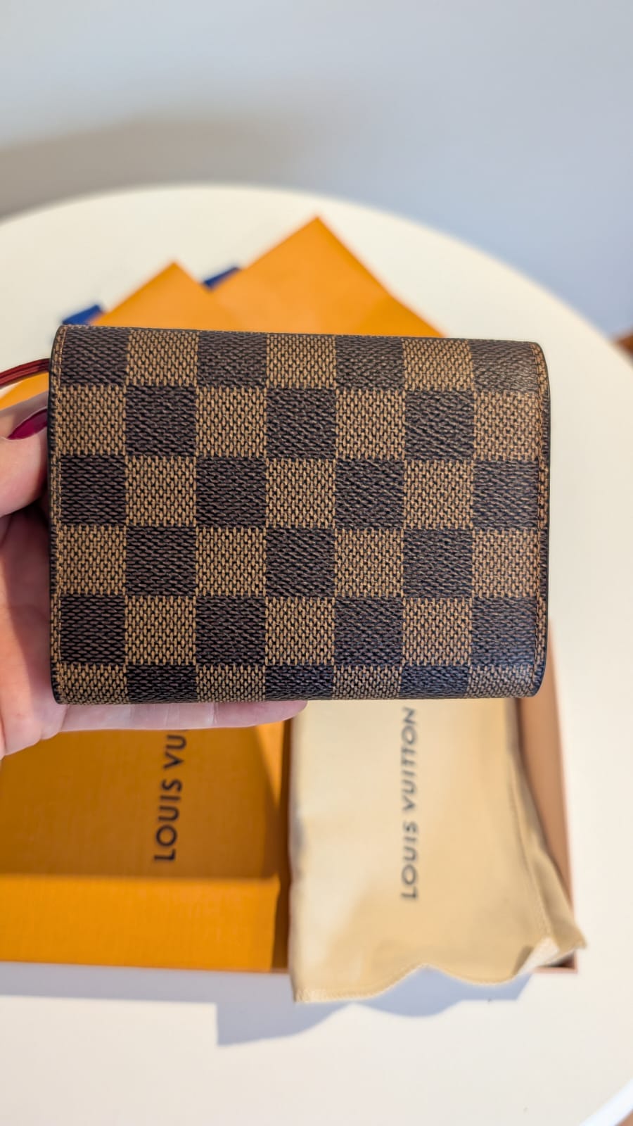 Carteira Louis Vuitton Victorine Damier Ebène