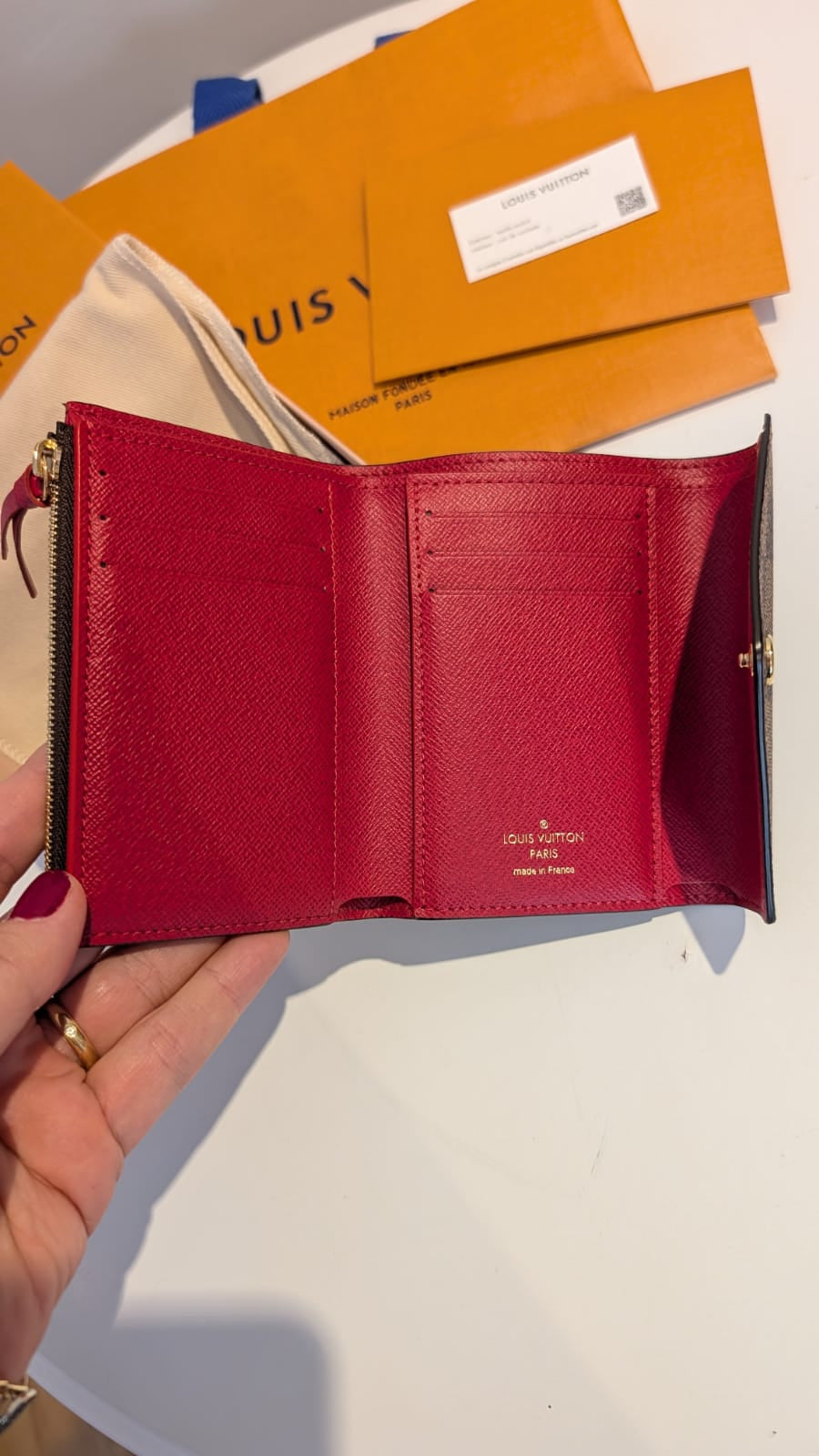 Carteira Louis Vuitton Victorine Damier Ebène