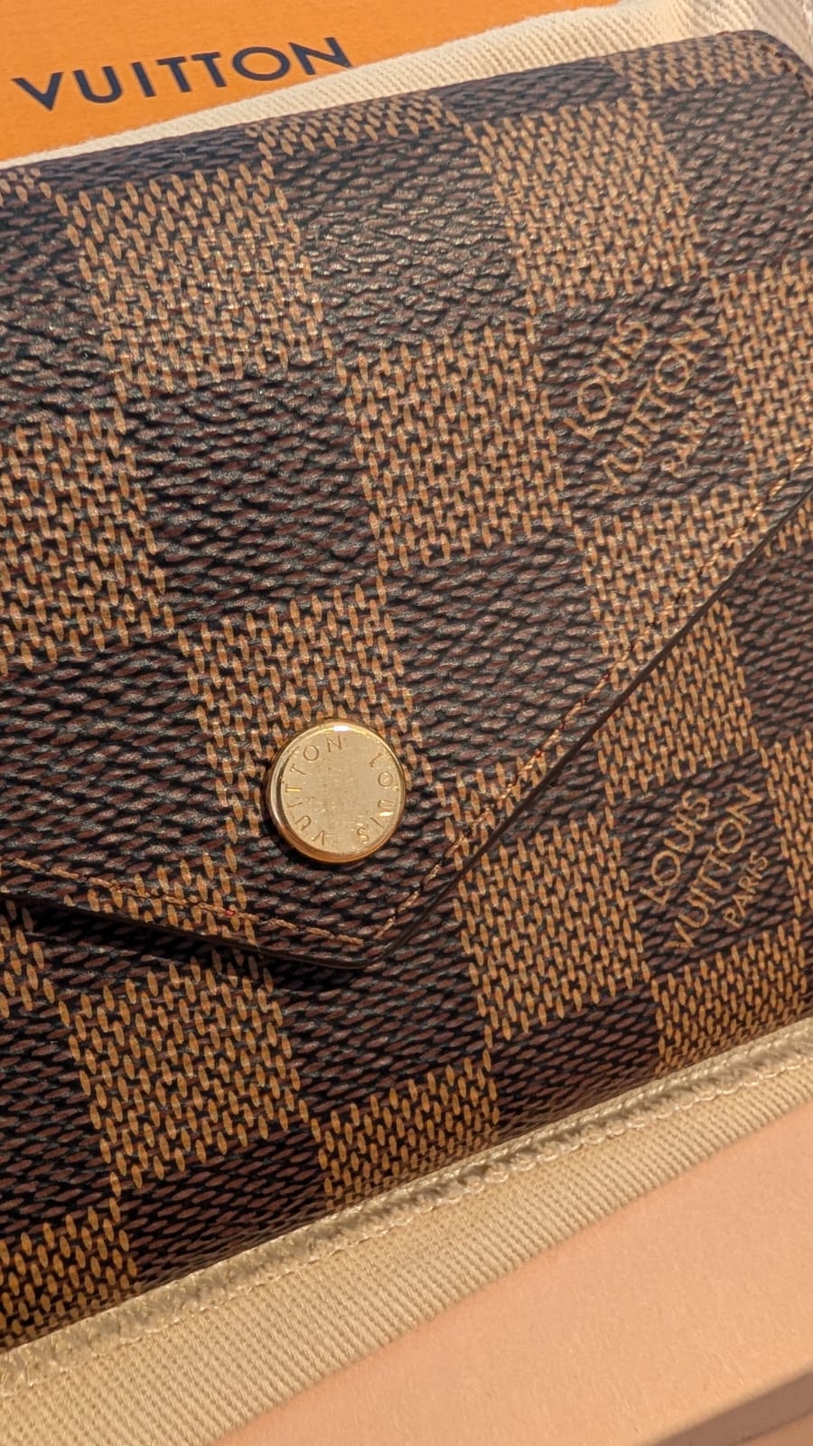 Carteira Louis Vuitton Victorine Damier Ebène