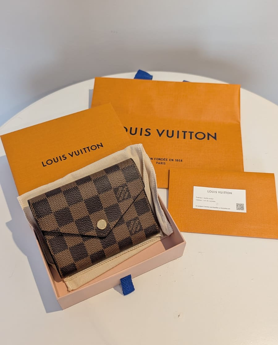 Carteira Louis Vuitton Victorine Damier Ebène
