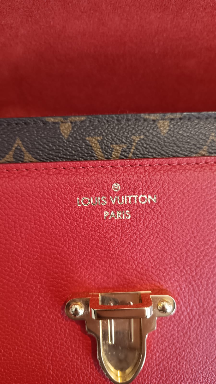 Bolsa Louis Vuitton Victorine Monograma e couro vermelho