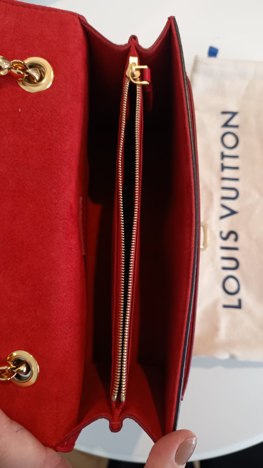 Bolsa Louis Vuitton Victorine Monograma e couro vermelho